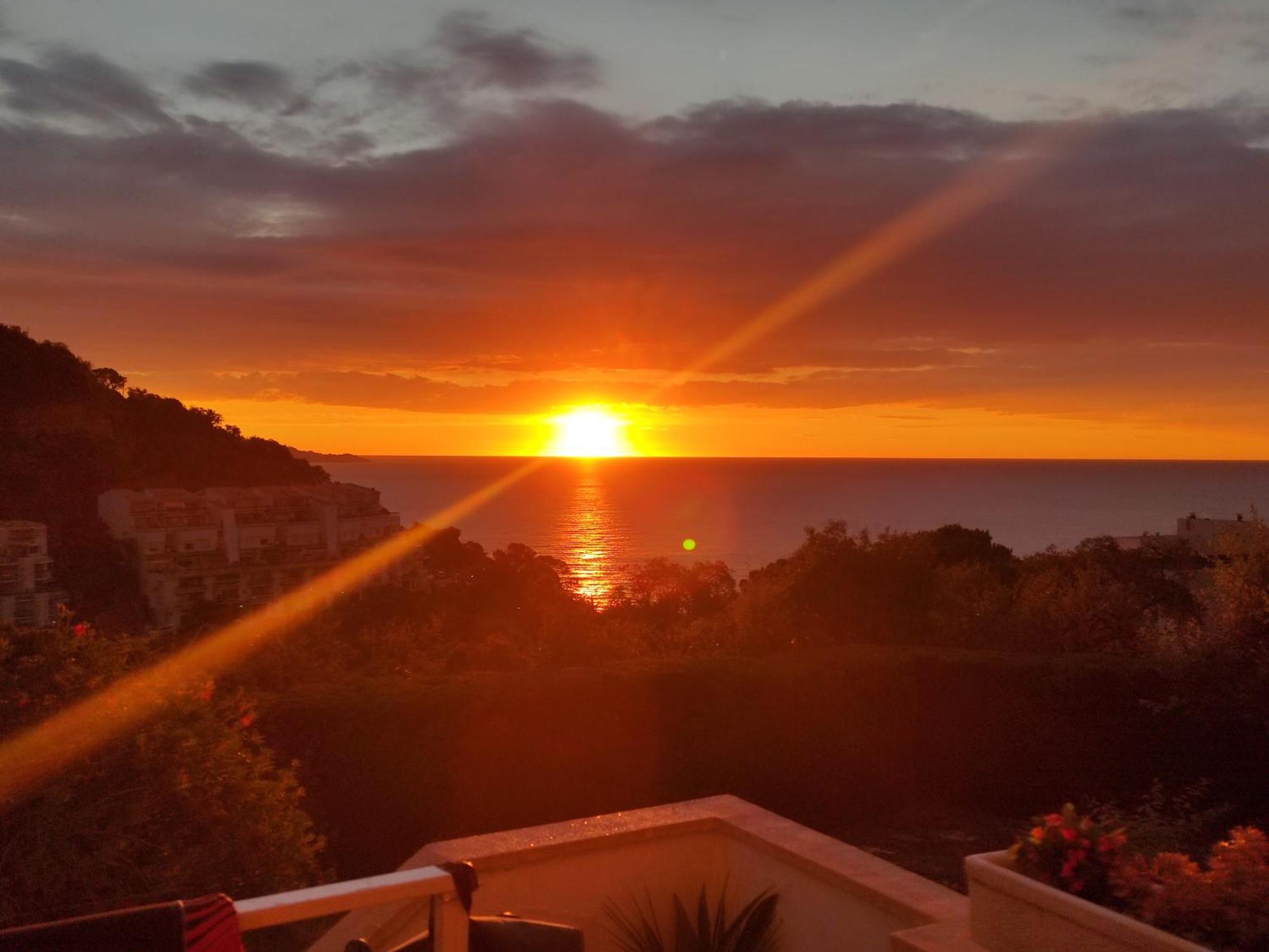 Apartamento Con Piscina - Tossa - Magnificas Vistas Al Mar Girona Eksteriør billede